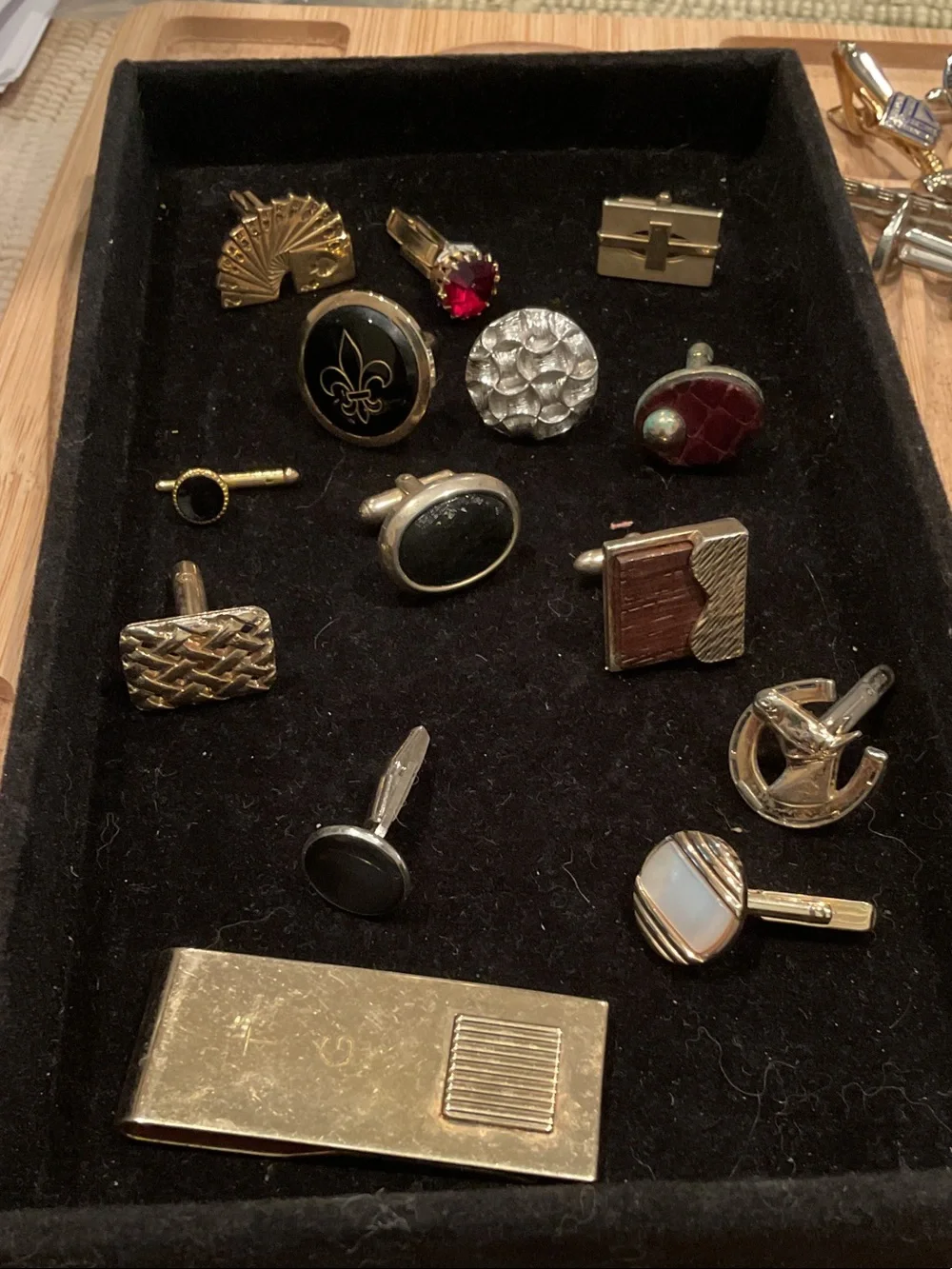 N/A pair cuff
